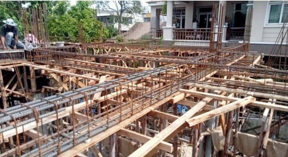 งานโครงสร้าง WECON — เหล็กพื้นและคานทั้งผืน พร้อมเทคอนกรีต